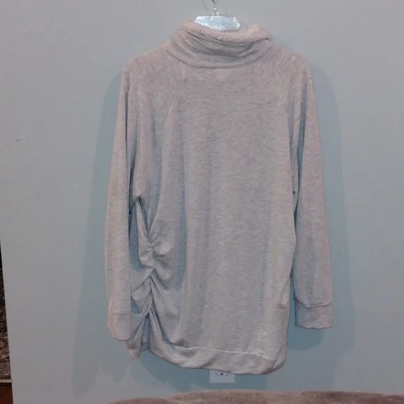 Maternity Sweatshirt Pullover - Picture 6 of 7